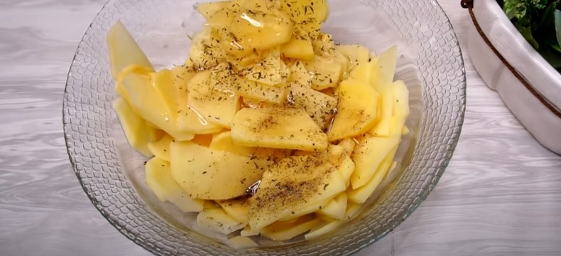 З фаршу та картоплі, пропоную приготувати м'ясо по-французьки "по-новому"