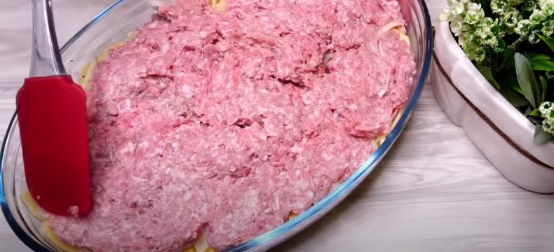 З фаршу та картоплі, пропоную приготувати м'ясо по-французьки "по-новому"