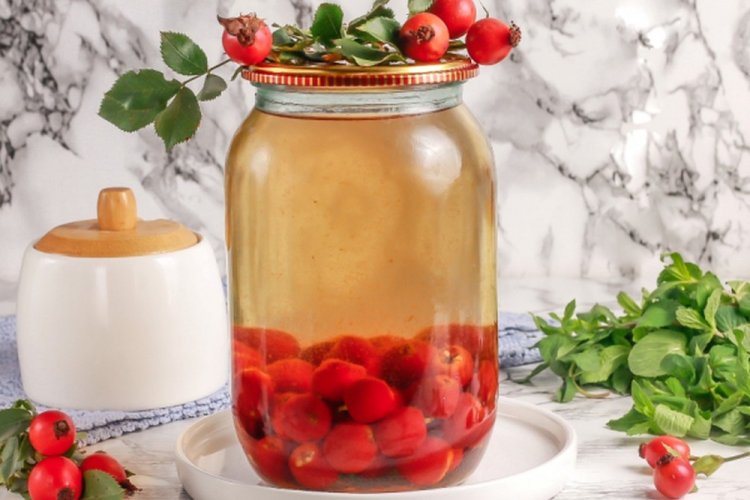 Компот із шипшини на зиму