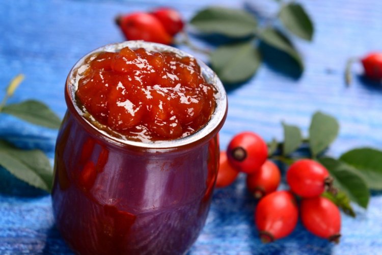 Варення з шипшини та фруктів на зиму