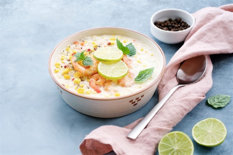 Суп з креветками та кукурудзою