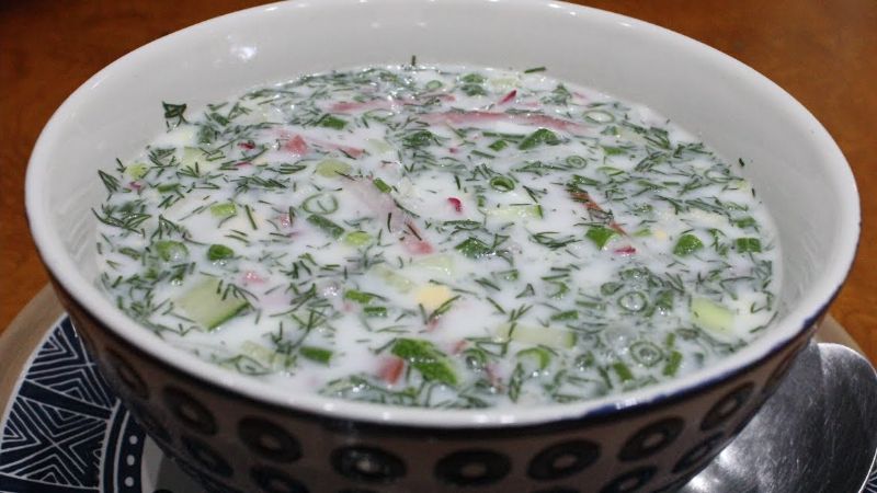 Окрошка з ковбасою на айрані