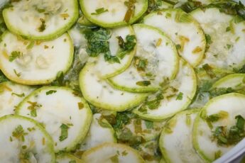 Малосольні кабачки з бочковим хрускотом