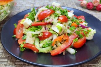 Салат з пекінської капусти