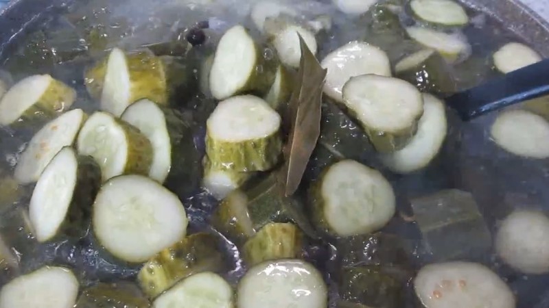 Той самий, найкращий рецепт огірків по-фінськи. Пробувала інші, але повертаюся до цього