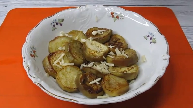 У багатьох ця страва з баклажанів улюблена. Смак неймовірний