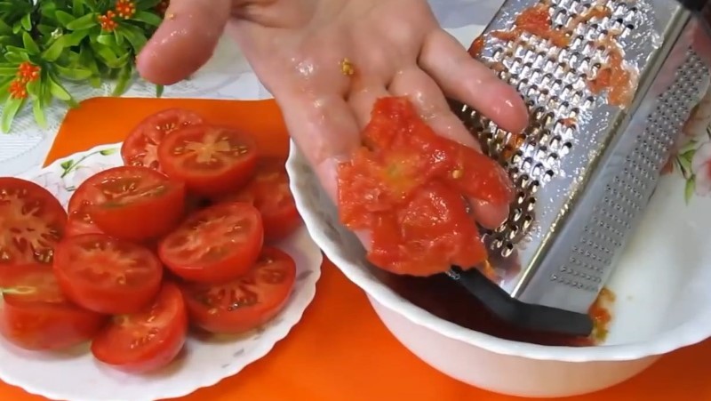 Готую років 20 на зиму. У нас це улюблений салат з баклажанами