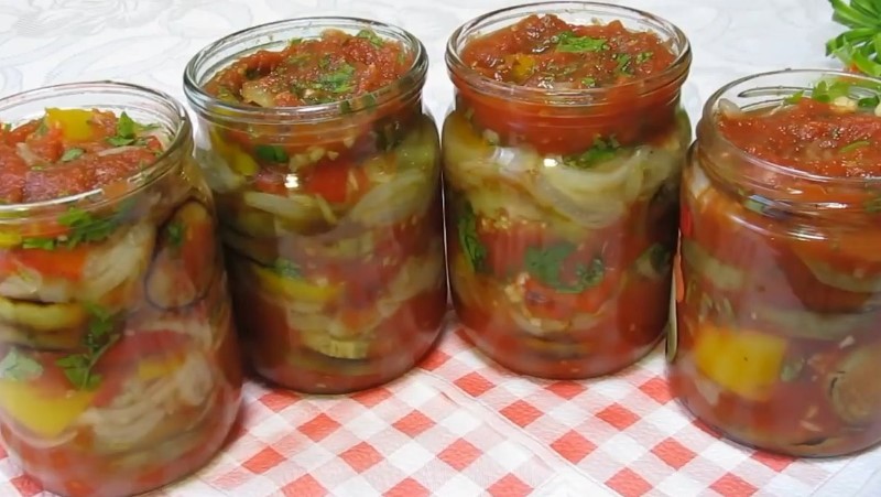Готую років 20 на зиму. У нас це улюблений салат з баклажанами
