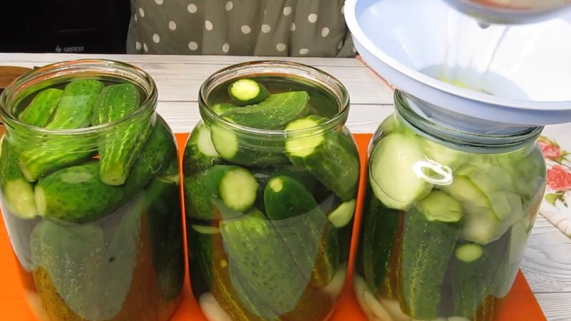 Цей рецепт огірків у чоловіка улюблений, він ходить у підвал лише за такими
