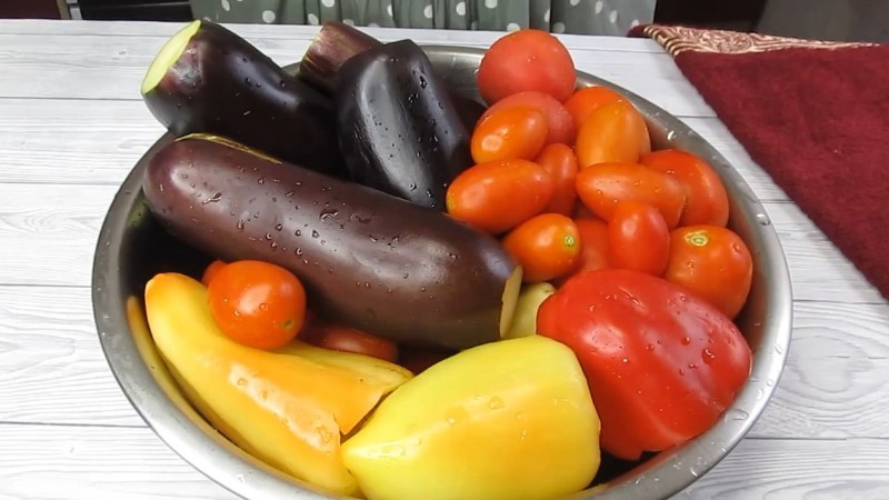 Це мій улюблений салат на зиму і не тому, що без стерилізації