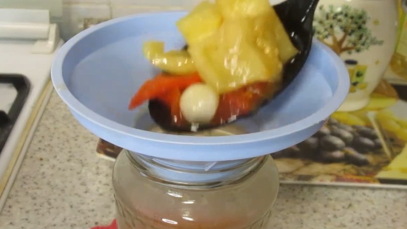 Це мій улюблений салат на зиму і не тому, що без стерилізації