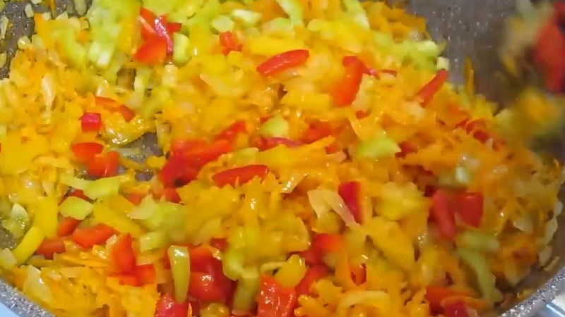 Кабачки на зиму з рисом та овочами. Здивують смаком