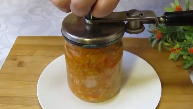 Кабачки на зиму з рисом та овочами. Здивують смаком