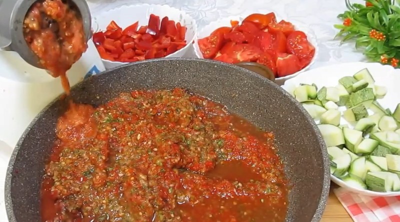 Незвичайна, але гостренька та ароматна аджика