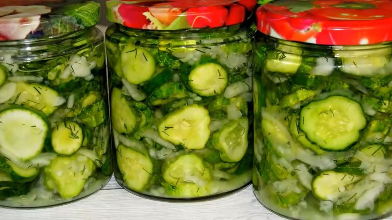 Салат із огірків без стерилізації на зиму