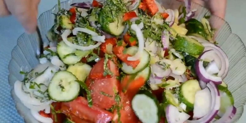 Салат на зиму - літо в банці