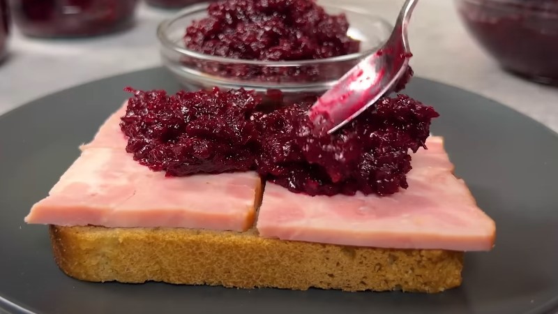 Аджика з буряків