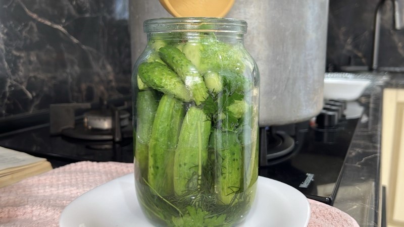 Солоні огірки на зиму. Хрустимо смачно всю зиму