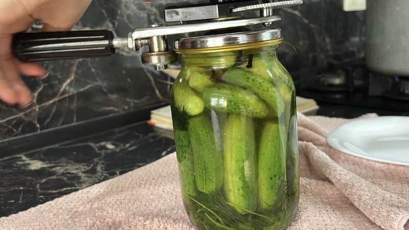 Солоні огірки на зиму. Хрустимо смачно всю зиму