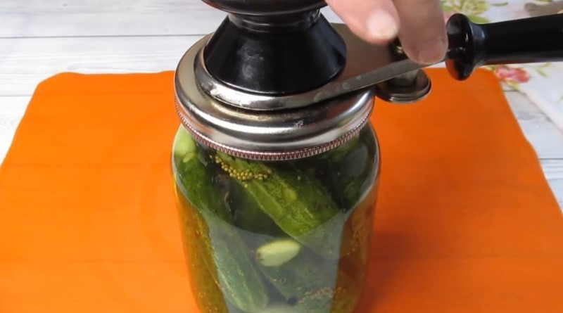 Заготівля огірків по-болгарськи. Гарний і нескладний рецепт