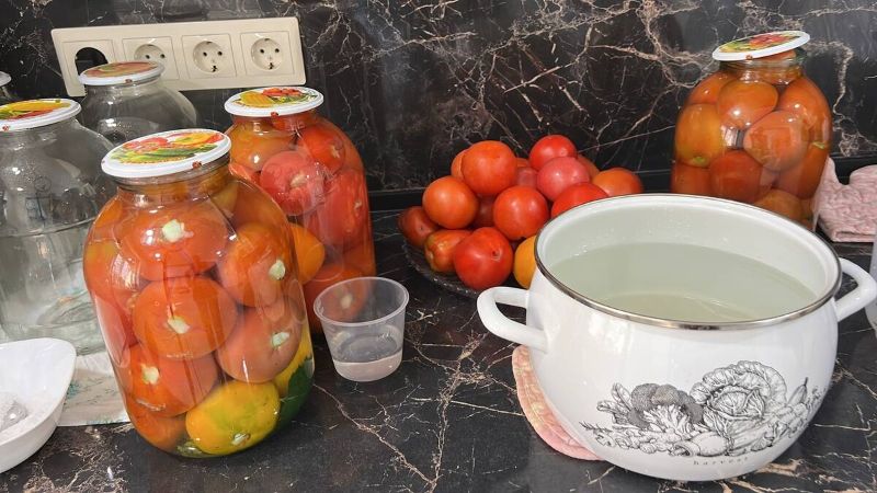 Помідори з часником на зиму