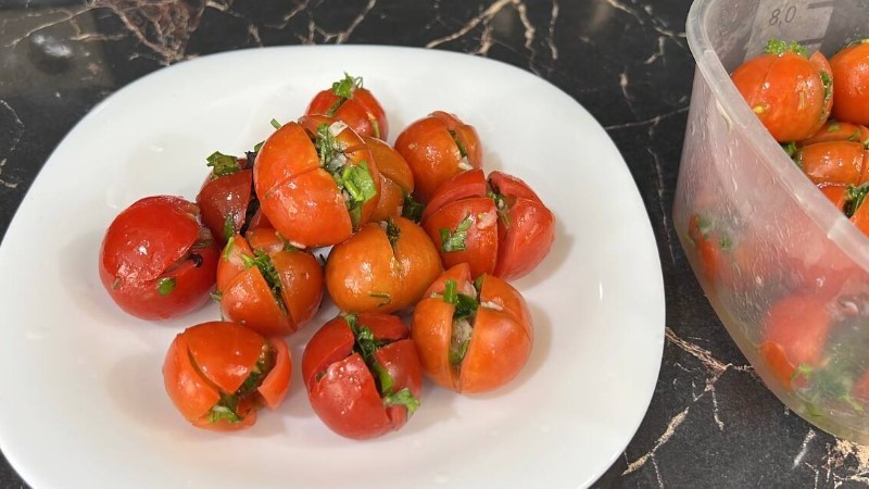 Закуска з помідорів