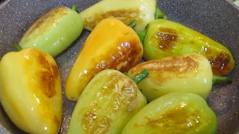 Улюблена багатьма страва з перцю на зиму