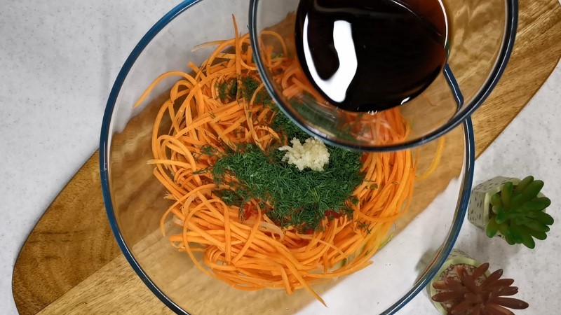 Кабачки з'їдаються як насіння, ледве встигаю готувати. Шикарна закуска