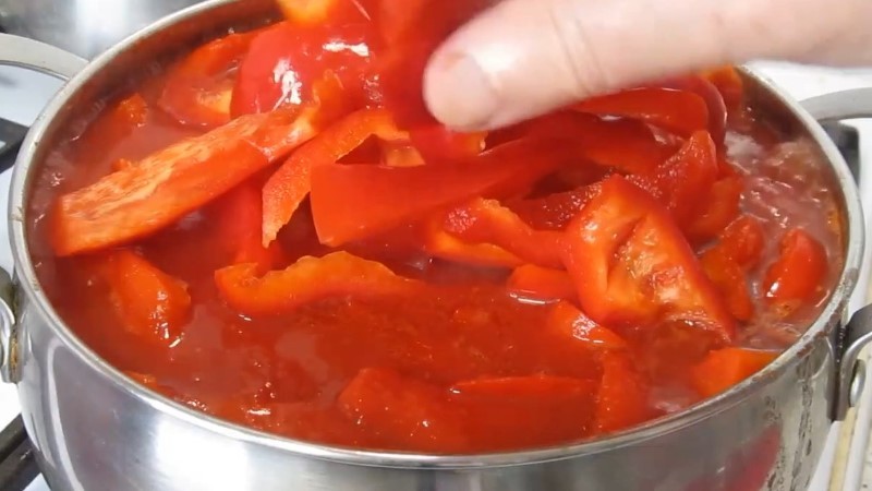 Нема року, щоб я не приготувала лечо. Завжди йде на ура