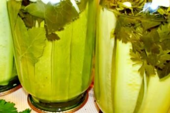 Хрумкі, ароматні, з пікантною кислинкою – мариновані кабачки