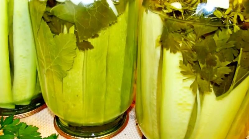 Хрумкі, ароматні, з пікантною кислинкою – мариновані кабачки
