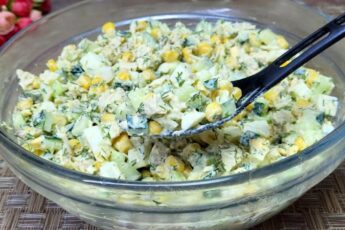 Влітку ми підсіли на цю закуску з огірків