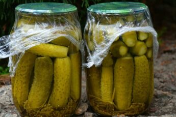 Як закрити огірки на зиму
