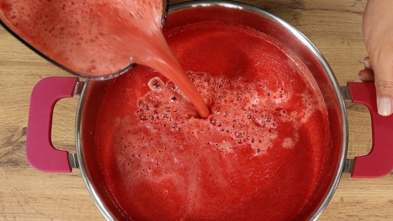 Рецепт томатного соку на зиму: швидко, без клопоту, за рецептом моєї бабусі