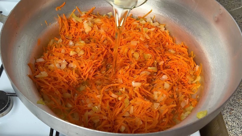 Продовжуємо робити заготовки на зиму: сьогодні готуємо заправку для борщу