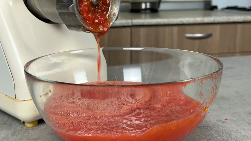 Продовжуємо робити заготовки на зиму: сьогодні готуємо заправку для борщу