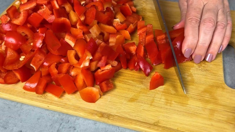 Продовжуємо робити заготовки на зиму: сьогодні готуємо заправку для борщу