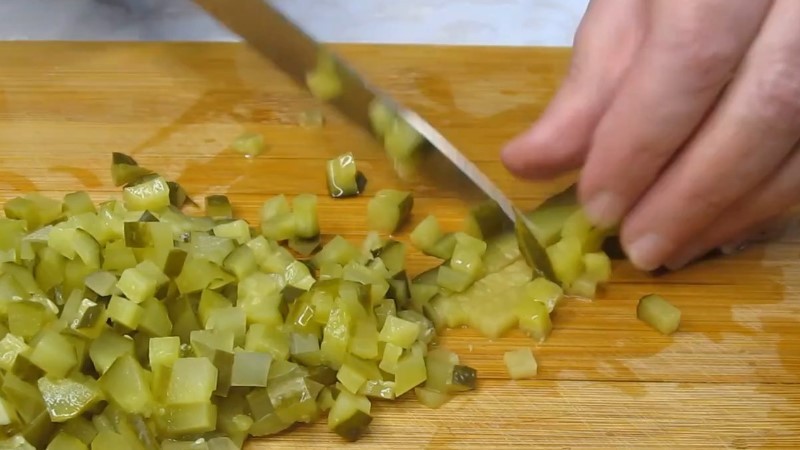 Справжній рецепт збірної м'ясної солянки, по-домашньому