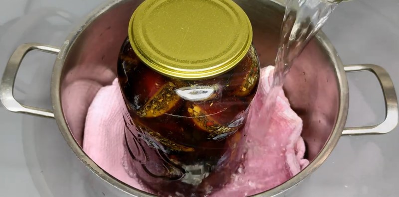 Мариновані сливи з часником і м'ятою. Чудова закуска нам зиму