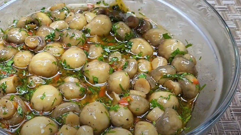 Закусочні печериці швидкого приготування. Зі столу зникають вмить