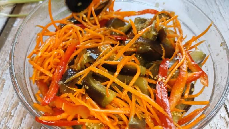 Ульотна закуска з баклажанів. Мариновані баклажани по-корейськи