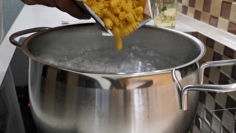 Простіше цього рецепту з макаронів не знаю, зате яка приголомшлива смакота