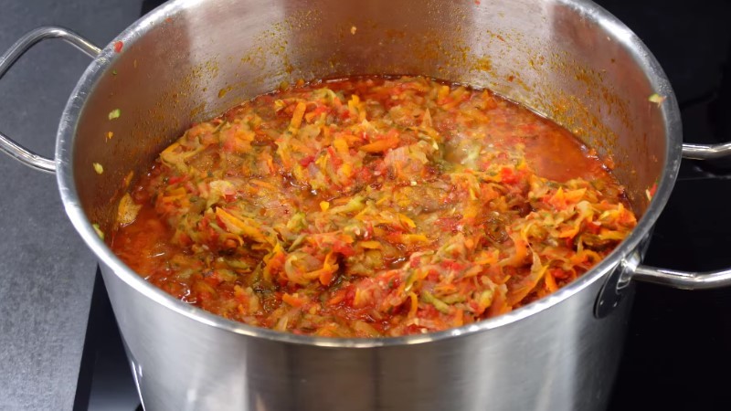 Ніколи не натирала огірки на тертці, доки не спробувала цей рецепт