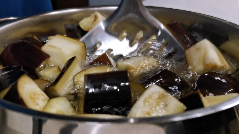 Не встигаю приносити додому баклажани для закуски. Як тільки закінчуються одразу готую нову партію