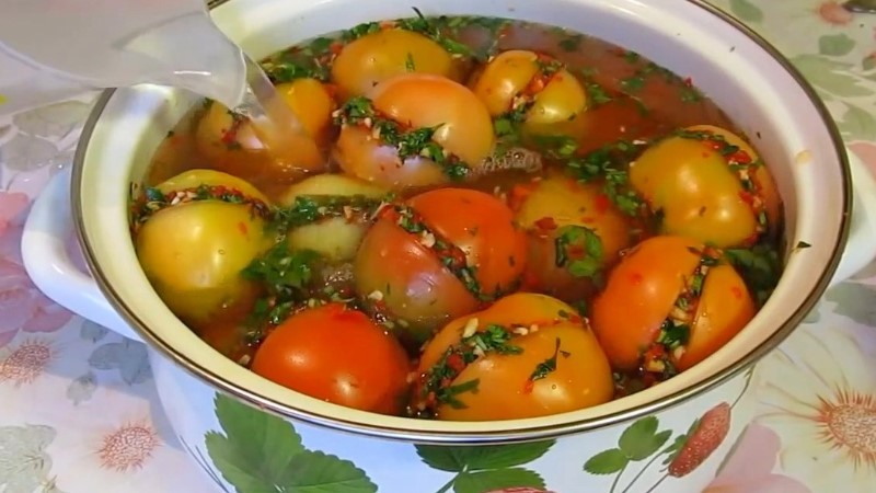 Рецепт бурих помідорів з начинкою