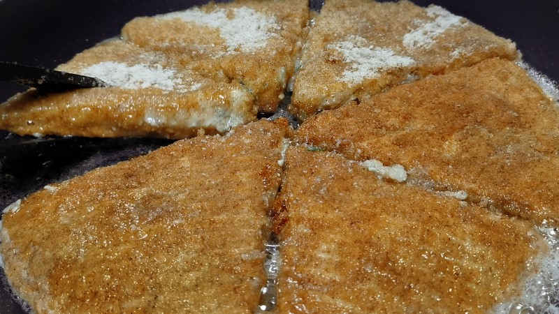 Можу готувати та їсти таку рибу кілька днів поспіль. Рецепт старий, а все ніяк не набридне