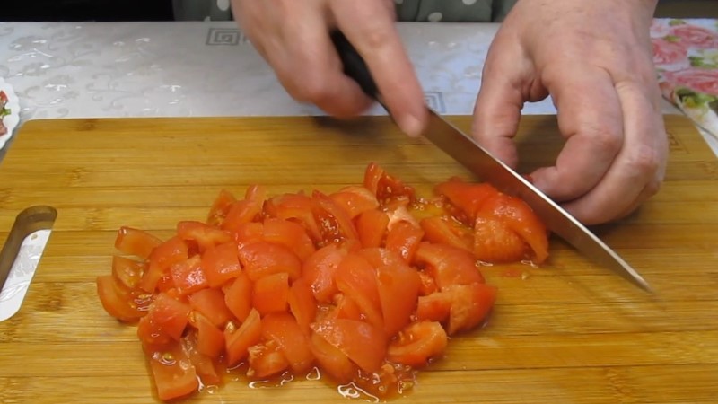 Ситна овочева страва, яка підкорила багатьох. У власному соку все готується