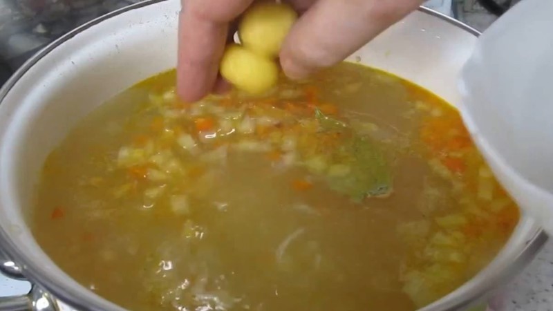 Приголомшливий суп – сміливо готуйте велику порцію. Усі їдять із добавкою