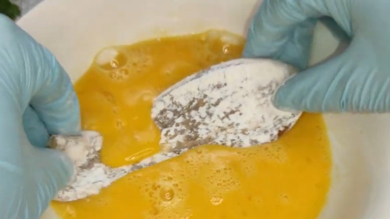 Відбивні з баклажанів в клярі. Смачніше не буває