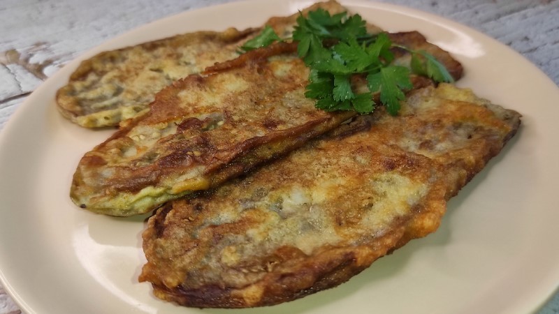 Відбивні з баклажанів в клярі. Смачніше не буває